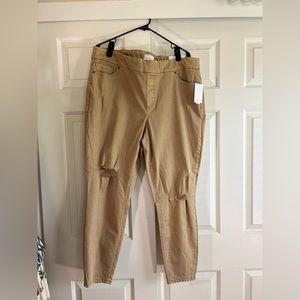 Item 087: NWT Westbound Khaki-Colored Distressed Jeggings (Size 20W short)